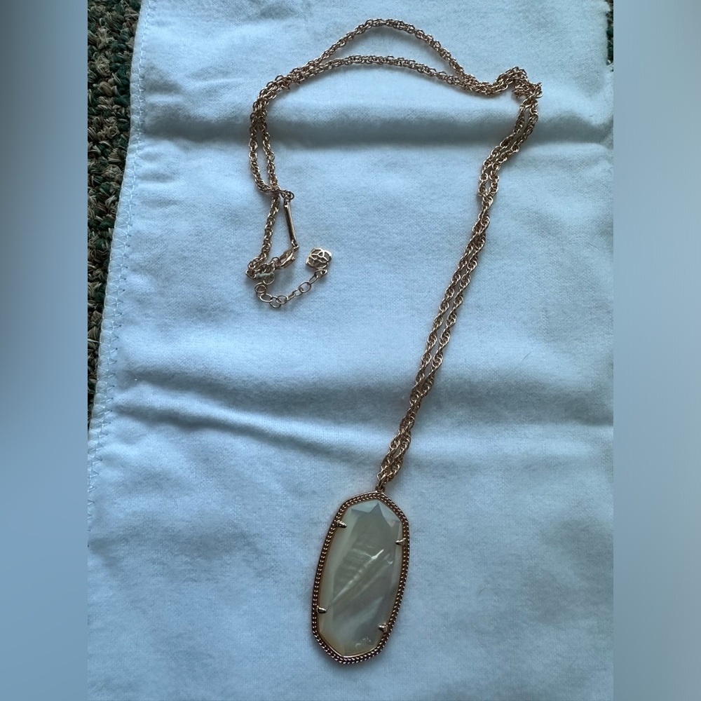 Kendra Scott mother of pearl necklace